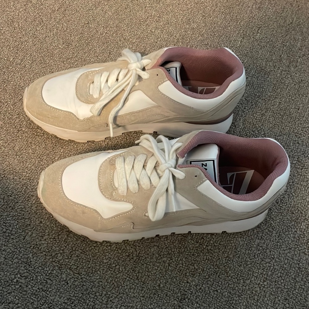 Zara confortable sneakers